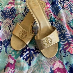Lilly Pulitzer gold slip on. Size 6.5